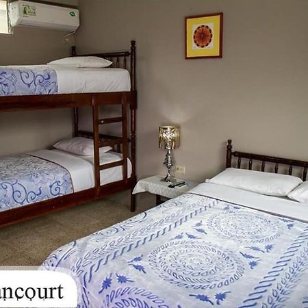 Отель Casa Betancourt Salinas Экстерьер фото